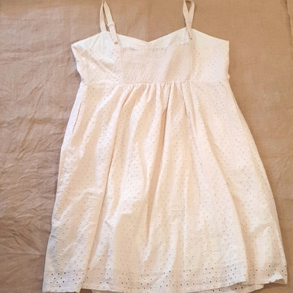 CITY CHIC Size 22 Summer Dress with stretch back and adjustable straps - Picture 4 of 6